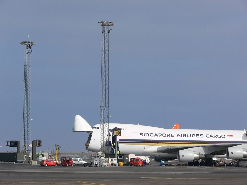 Chargement d’un avion-cargo Boeing 747 à Copenhague, photographie d’illustration